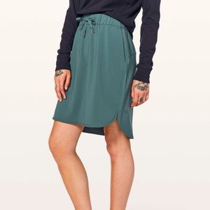 Lululemon On The Fly Skirt - Luxtreme (Gravity)